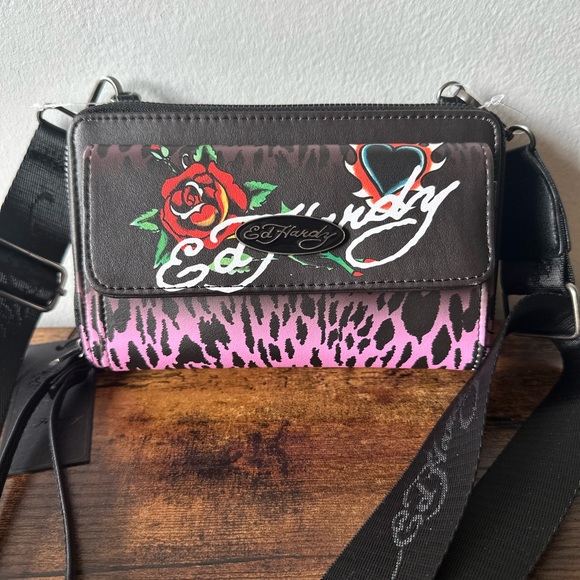 Ed Hardy Black & Pink Leopard Print Crossbody Wallet Bag with Wristlet Strap NWT - Picture 4 of 9